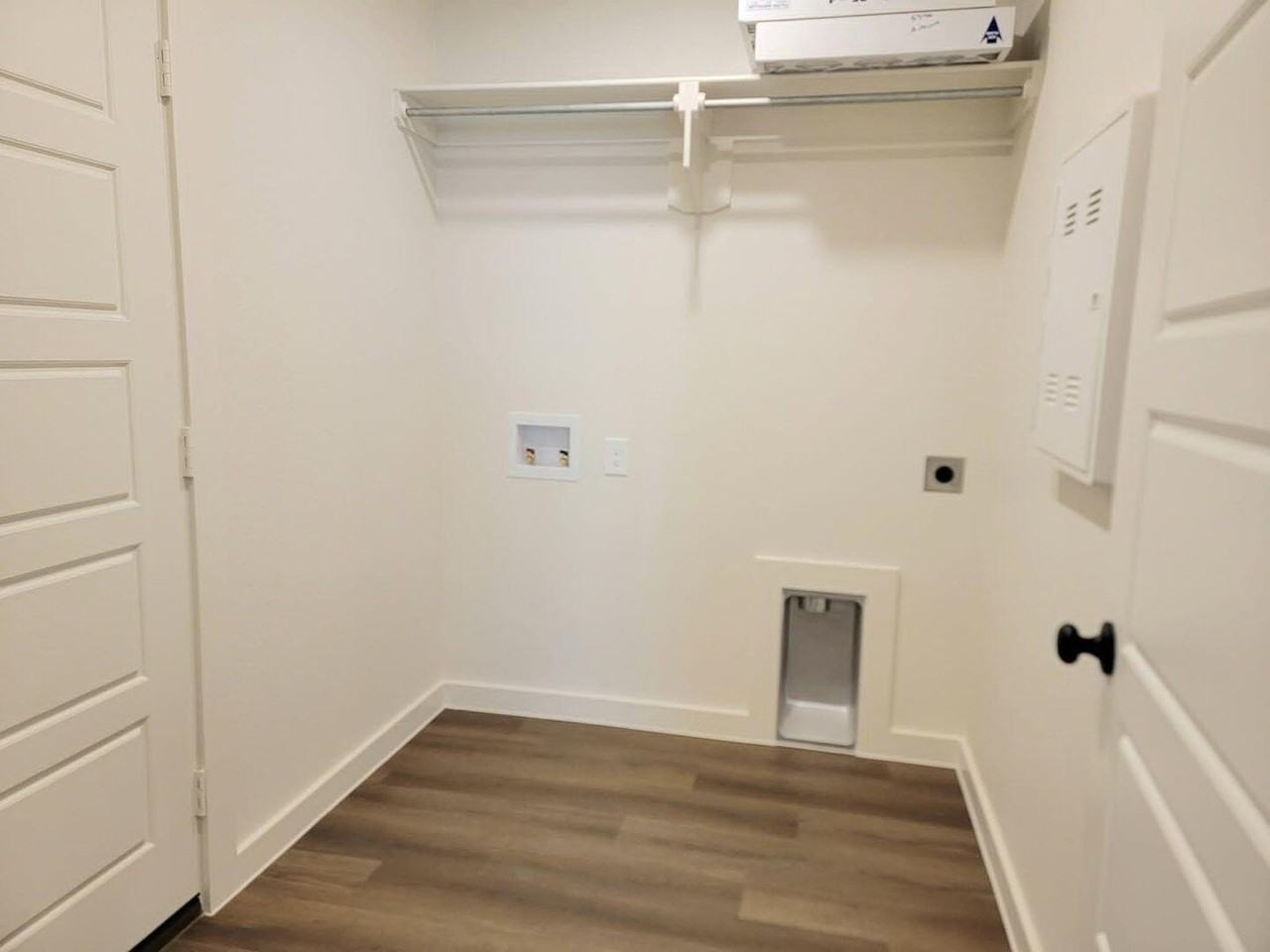 5546 Auburn St - Photo 4 of 16