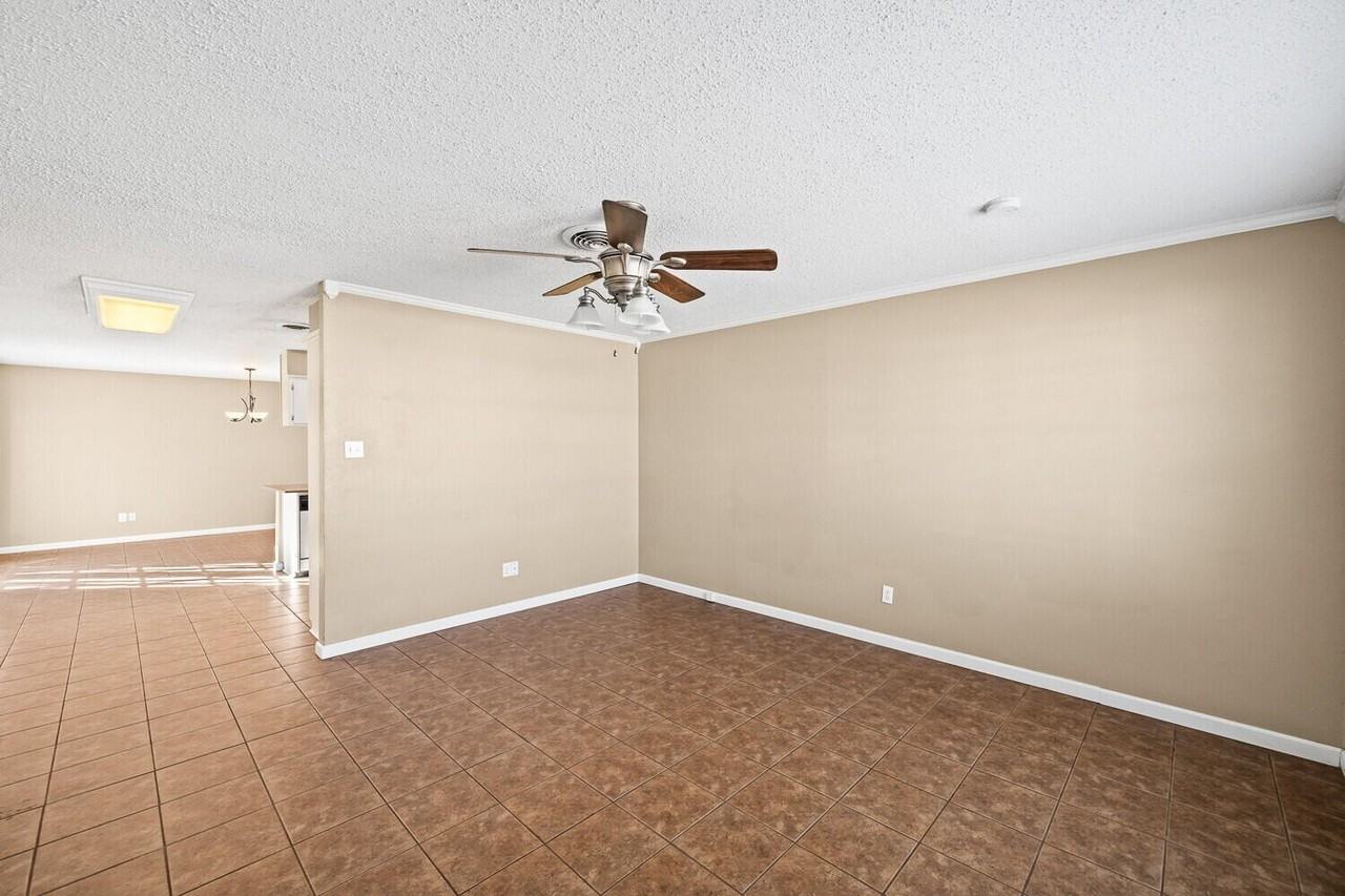 5511 16th Pl - Photo 2 of 16
