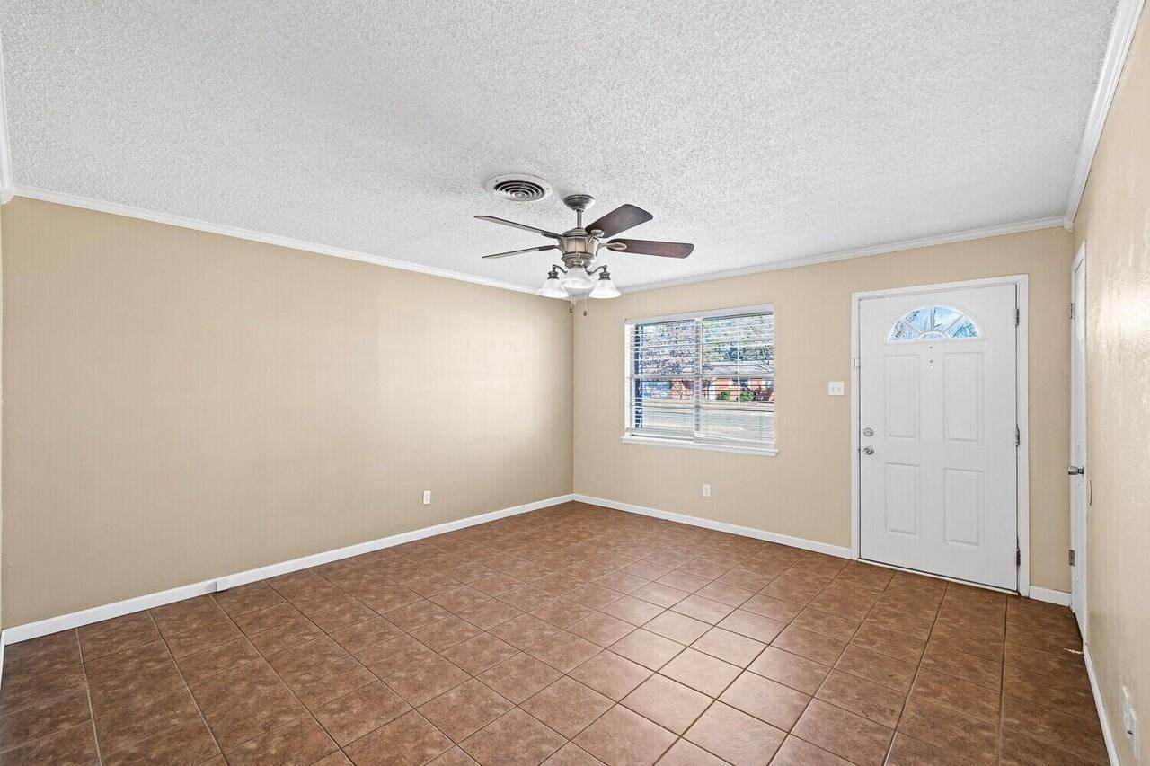 5511 16th Pl - Photo 3 of 16