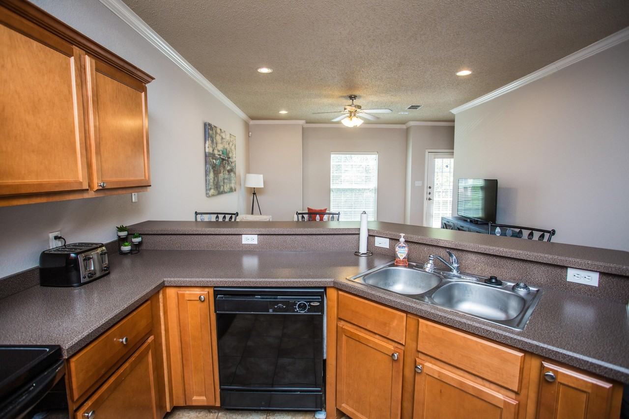 2108 Main St #4 - Photo 5 of 21