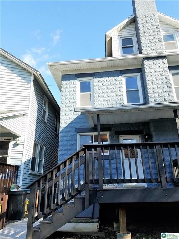 696 S Main St - Photo 2 of 11