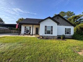 featured image of 10 Shadow Wood Ln