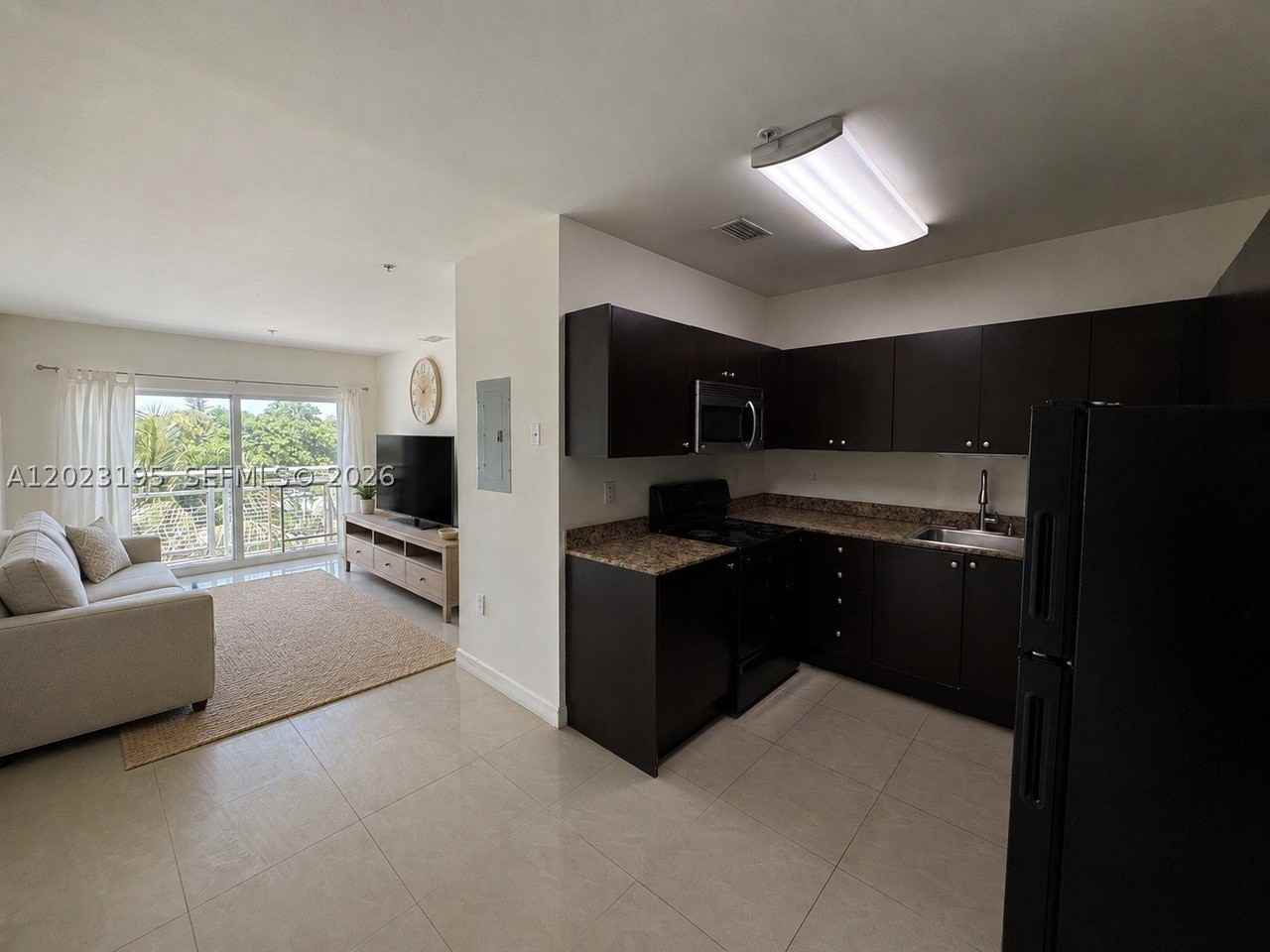529 Ne 62nd St #404 - Photo 2 of 8