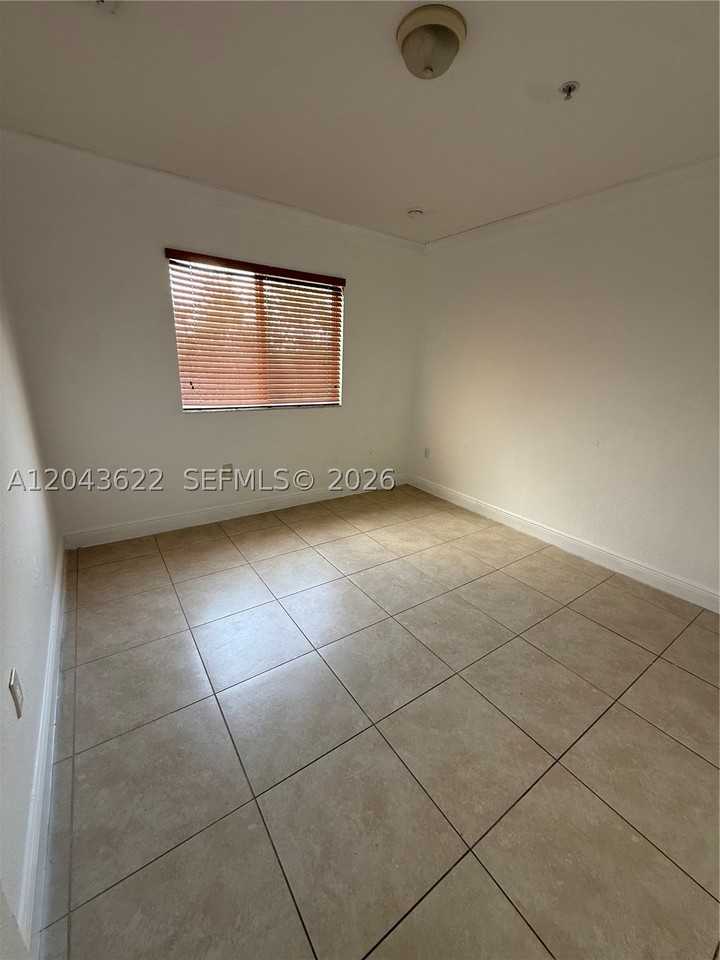 21100 Sw 87th Ave #304 - Photo 6 of 14