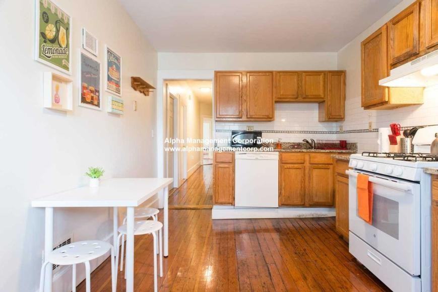 133 Brook St - Photo 2 of 7