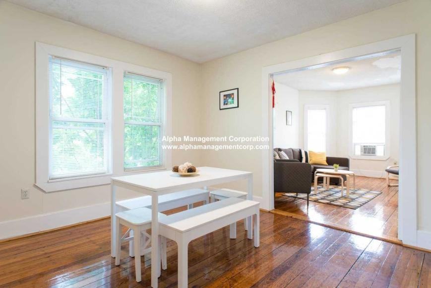 133 Brook St - Photo 3 of 7