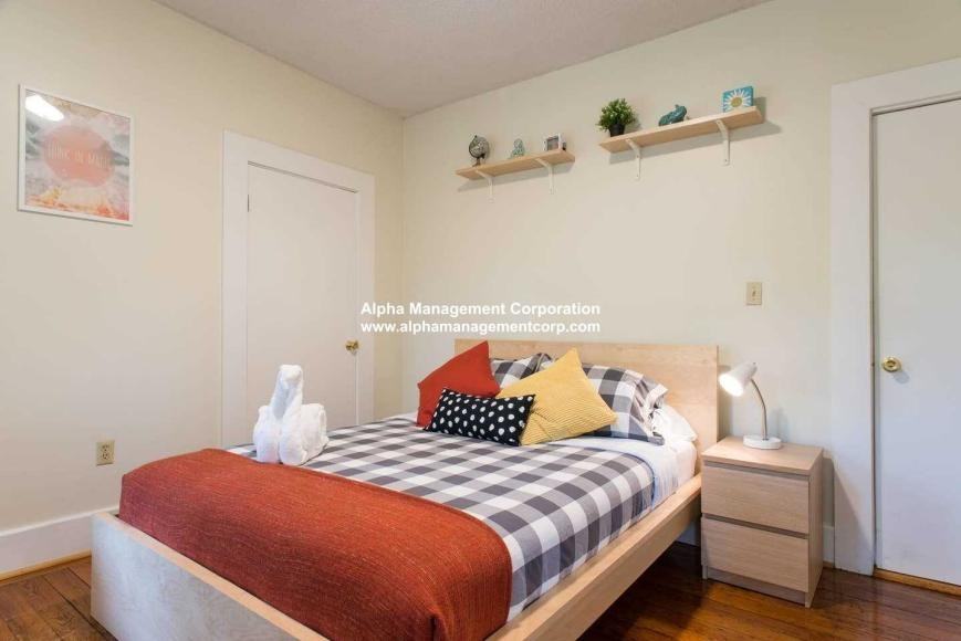 133 Brook St - Photo 4 of 7