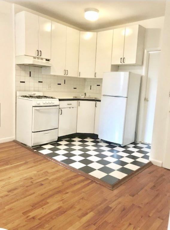 1626 3rd Ave - Photo 3 of 6