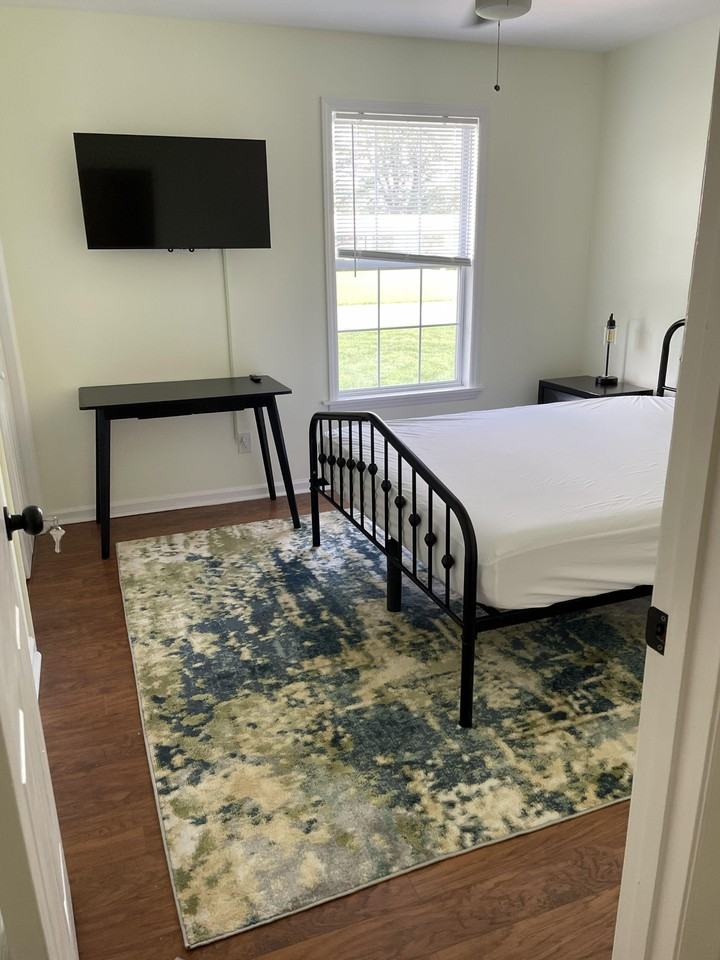 Crestview Dr - Photo 5 of 11