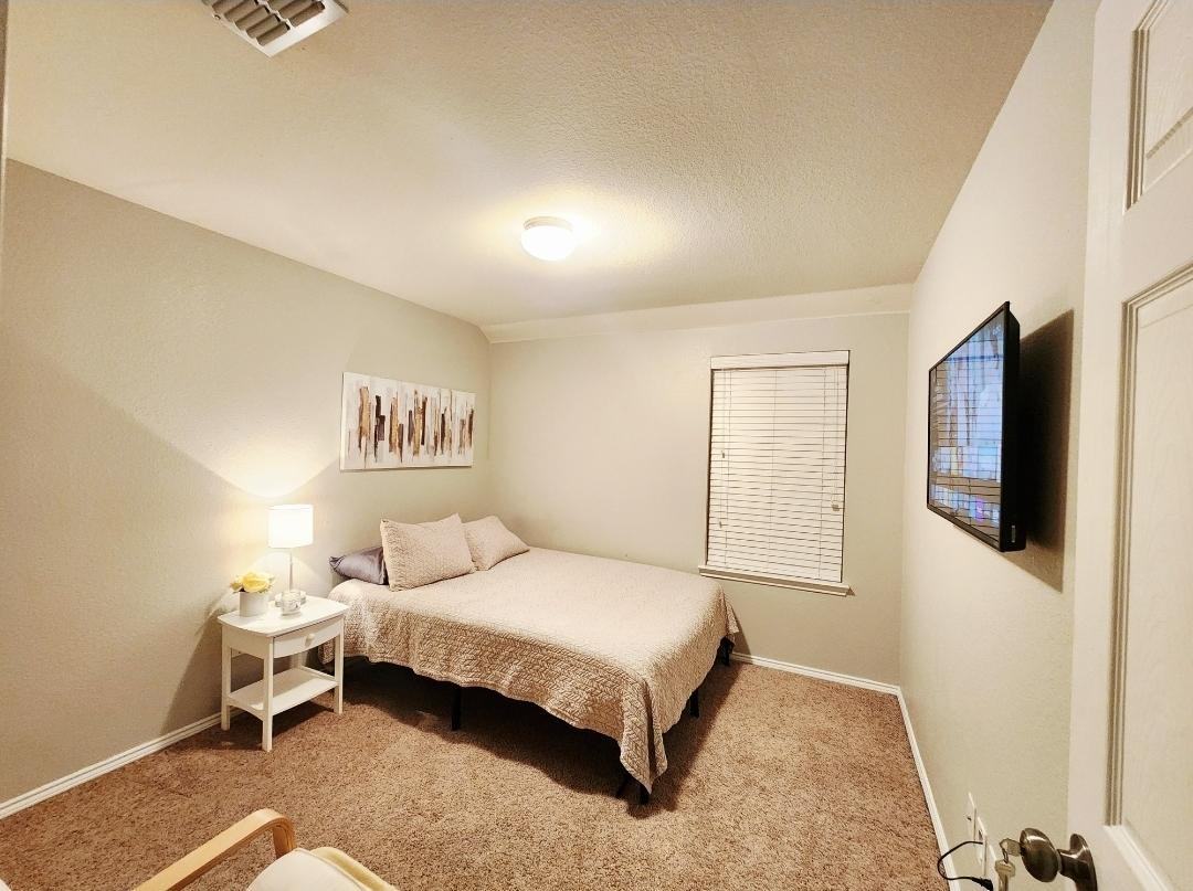 Silverthorne Dr - Photo 3 of 3