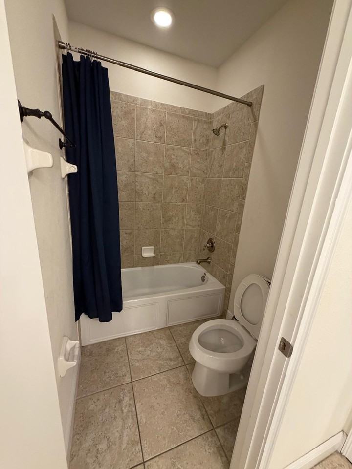 Marker Ave - Photo 4 of 40