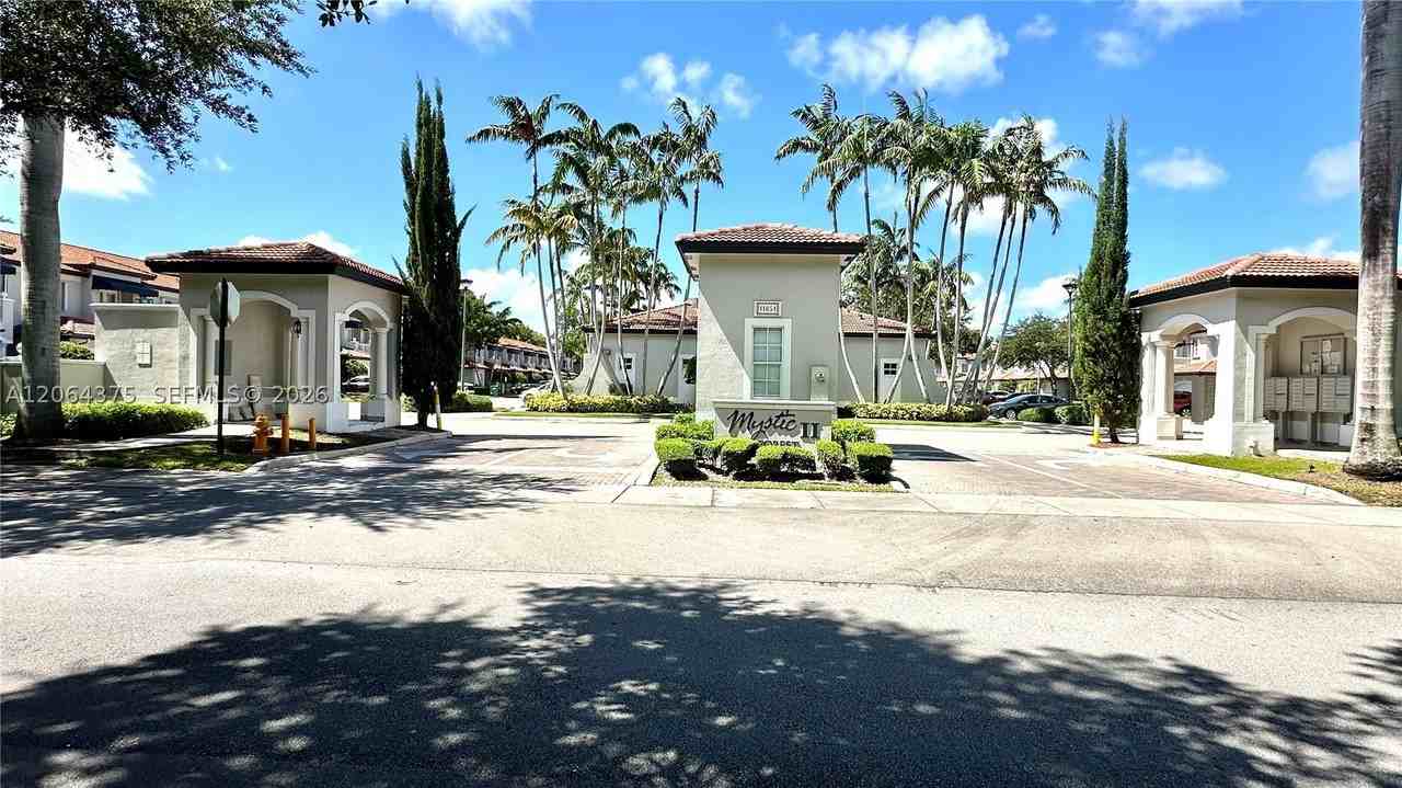 8102 Sw 118th Pl #8102 - Photo 2 of 50