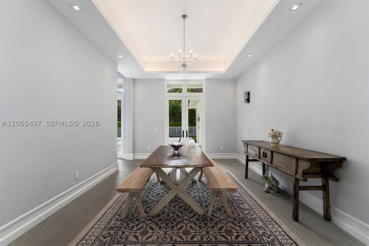 11275 Sw 64th Ave - Photo 5 of 38
