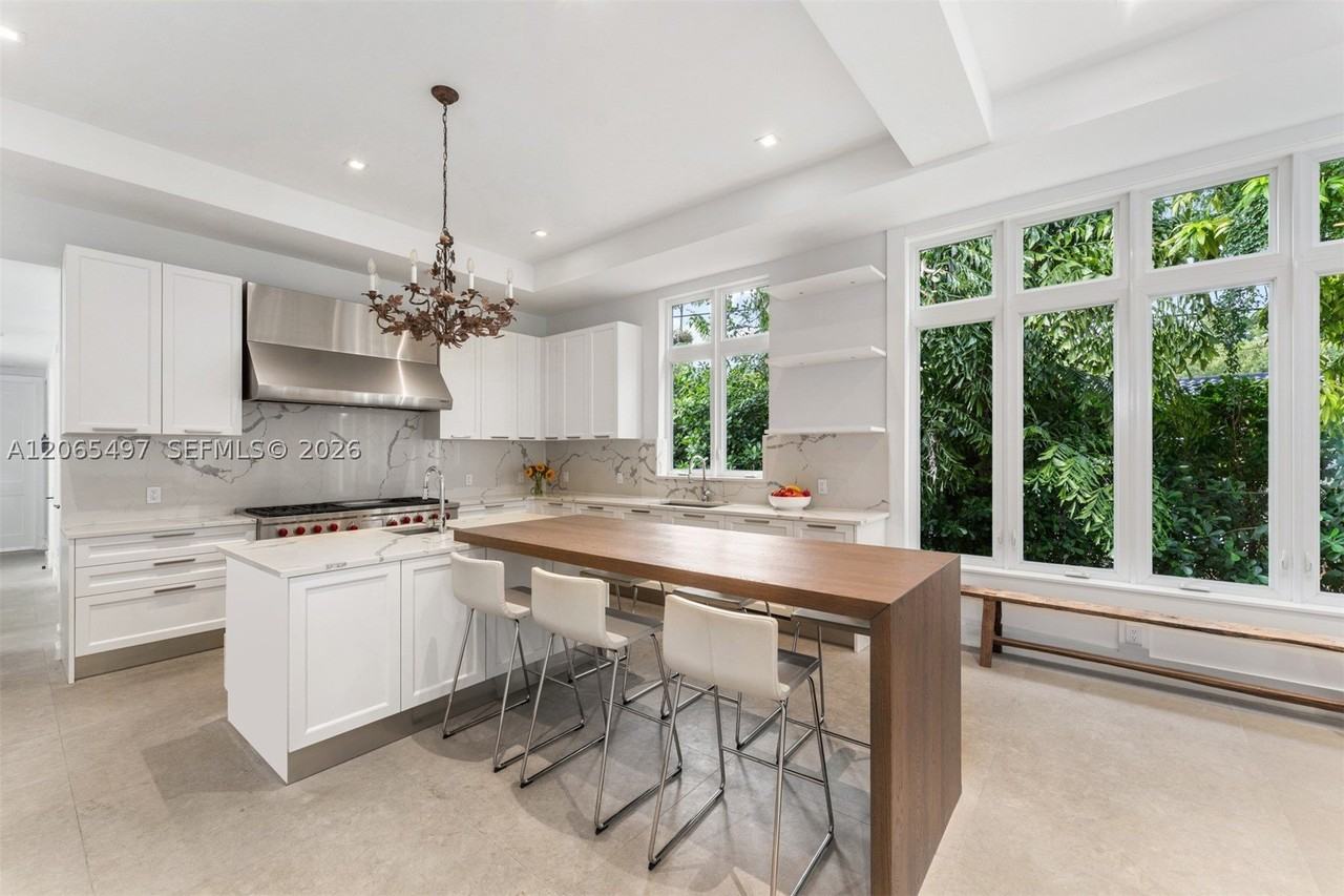11275 Sw 64th Ave - Photo 7 of 38