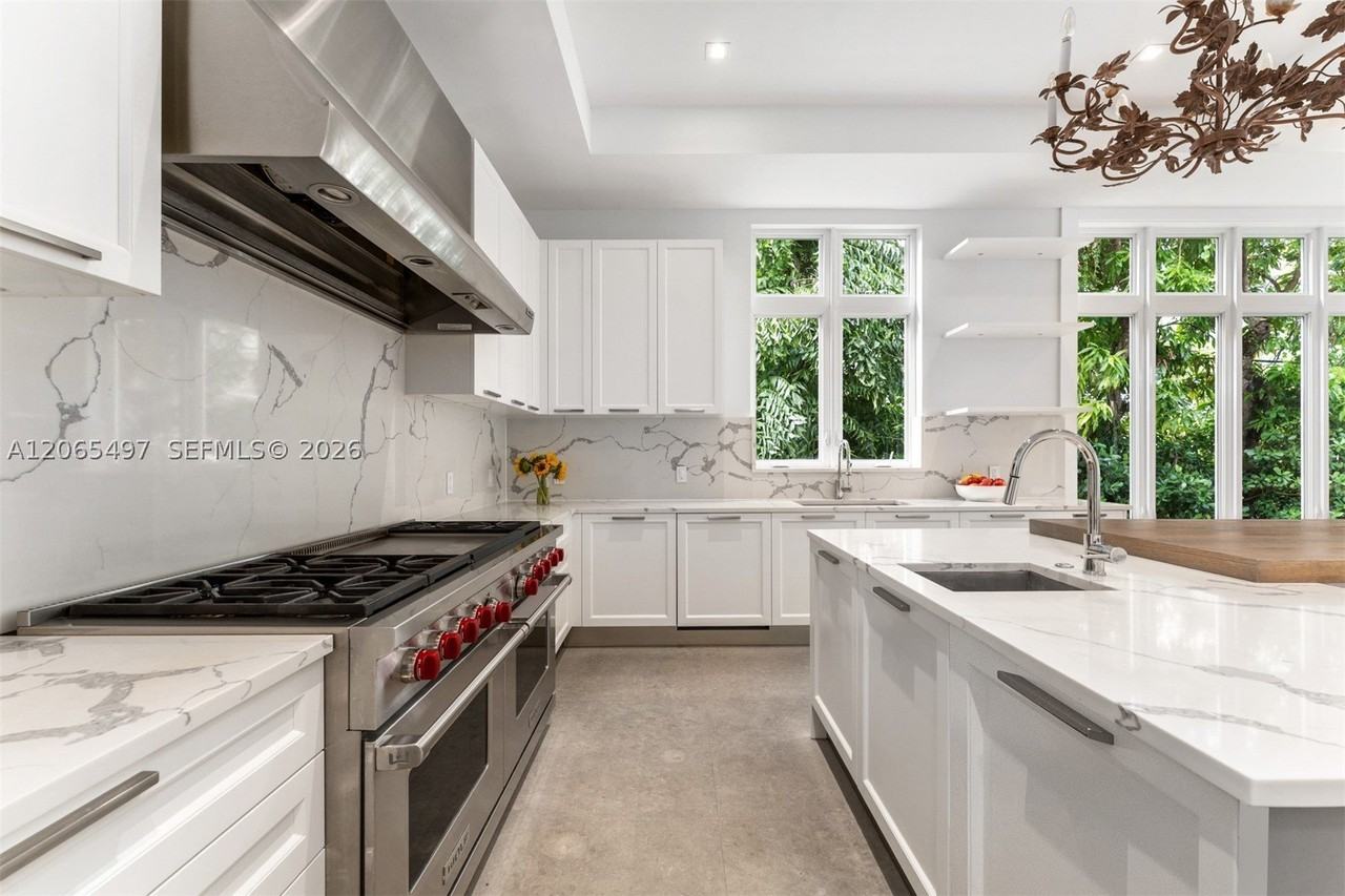 11275 Sw 64th Ave - Photo 7 of 41