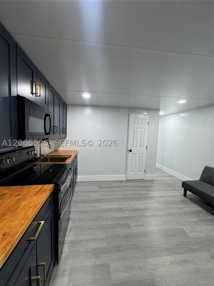 2461 Nw 14th St #2 - Photo 2 of 17