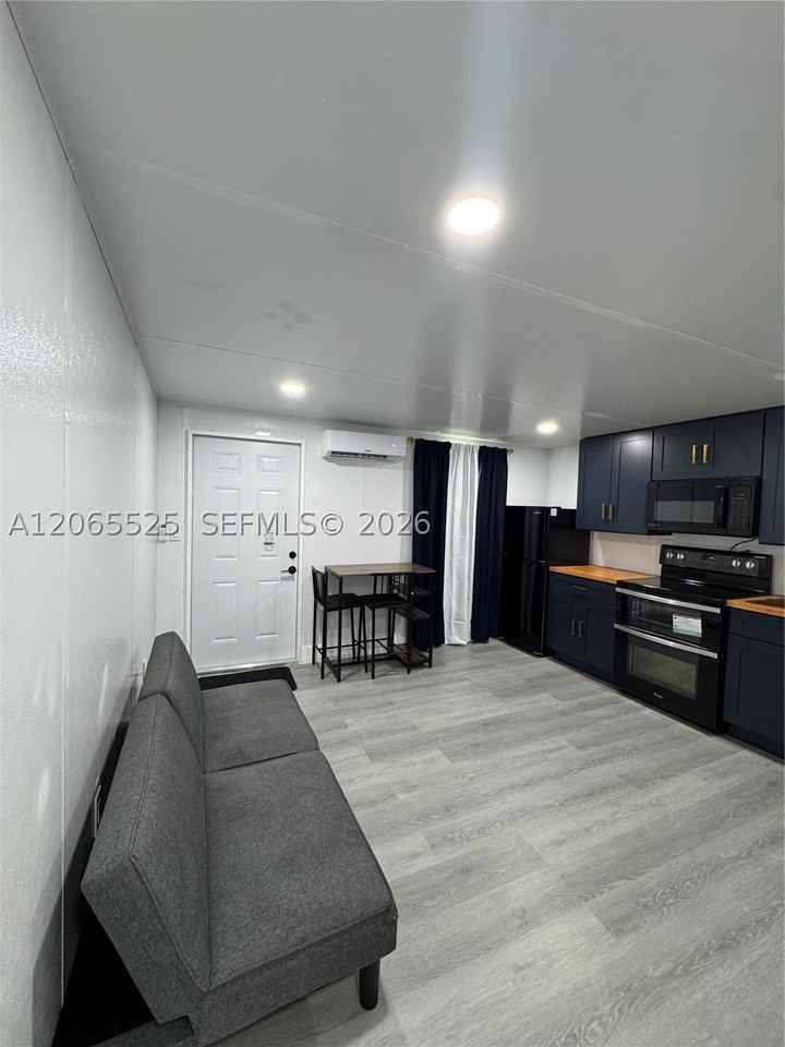 2461 Nw 14th St #2 - Photo 7 of 17