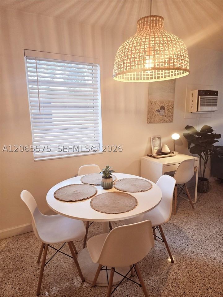651 Sw 3rd St #3 - Photo 6 of 18