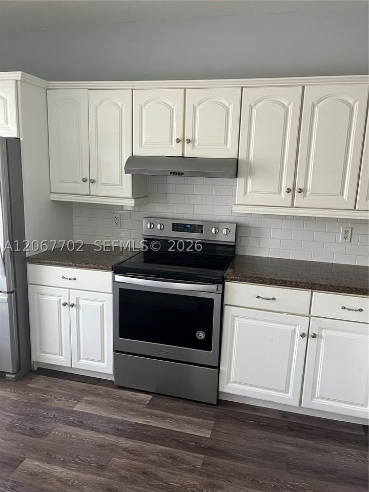 362 Sw 122nd Ave #362 - Photo 3 of 24