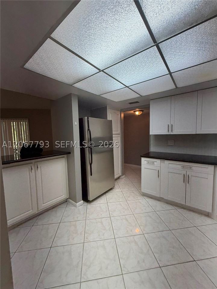 3100 Riverside Dr #104 - Photo 7 of 25