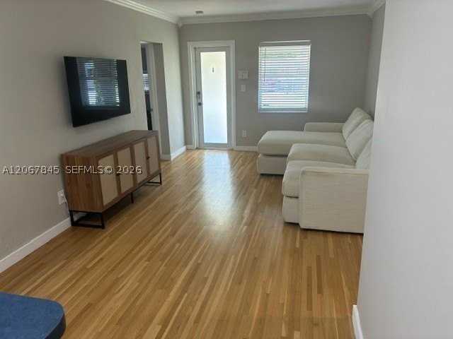 5886 Sw 42nd St - Photo 3 of 20