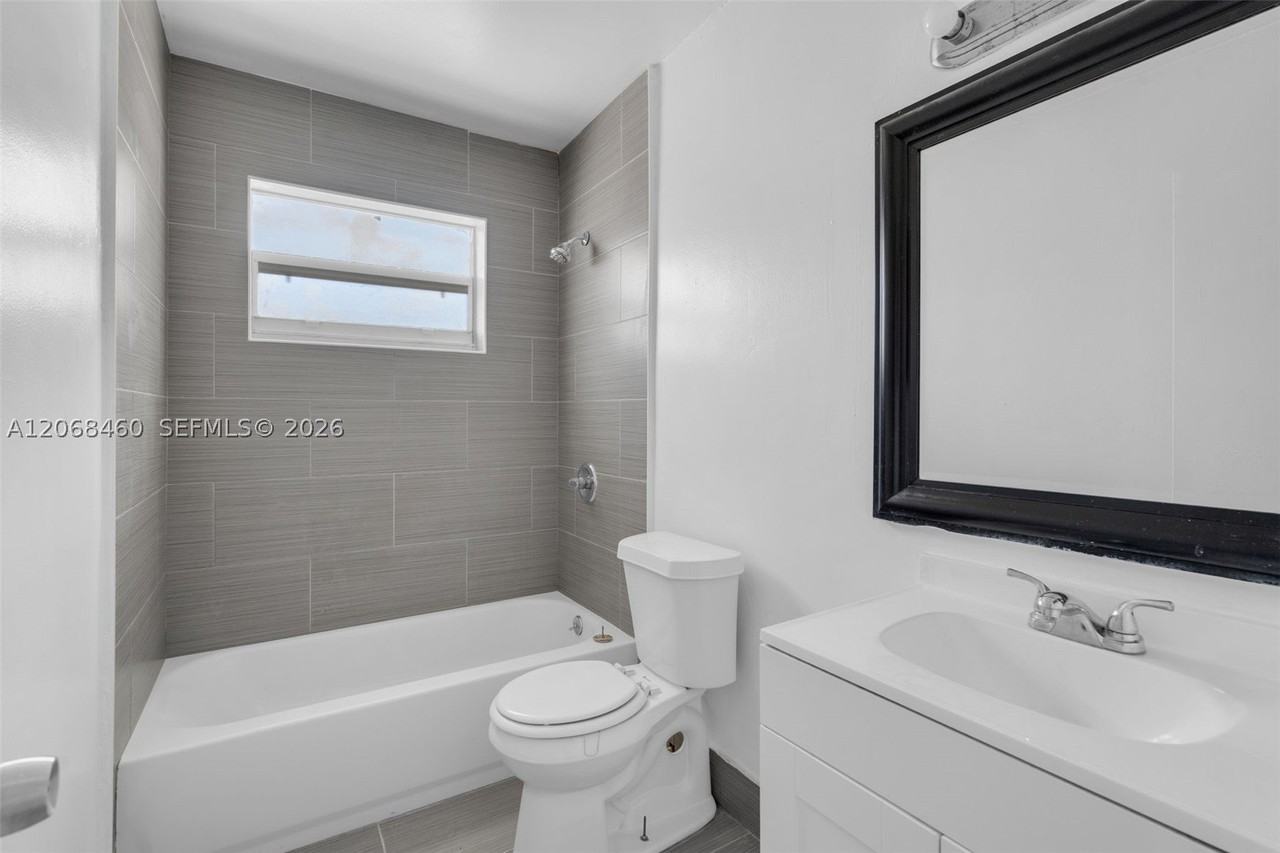 632 Sw 16th Ave #D - Photo 6 of 25
