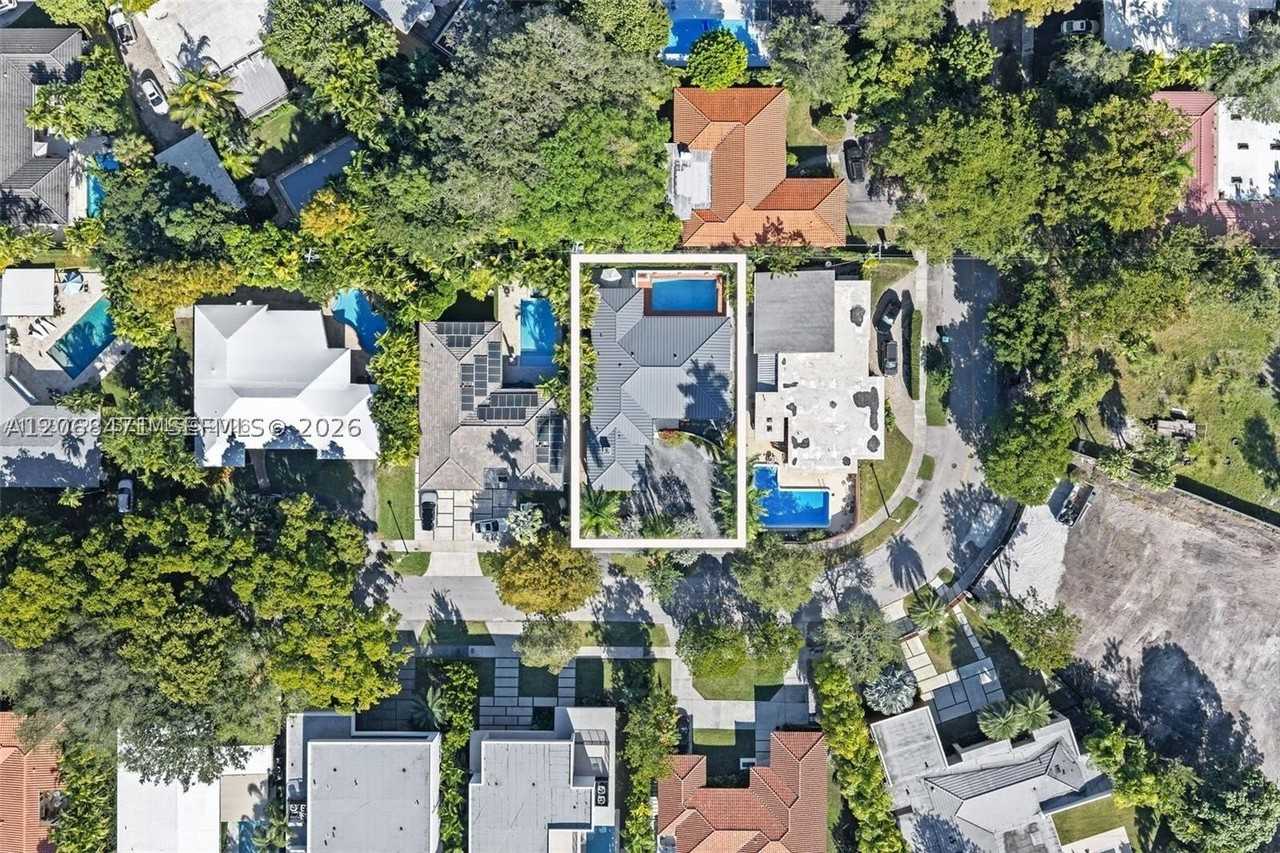 218 Shore Dr S - Photo 2 of 4