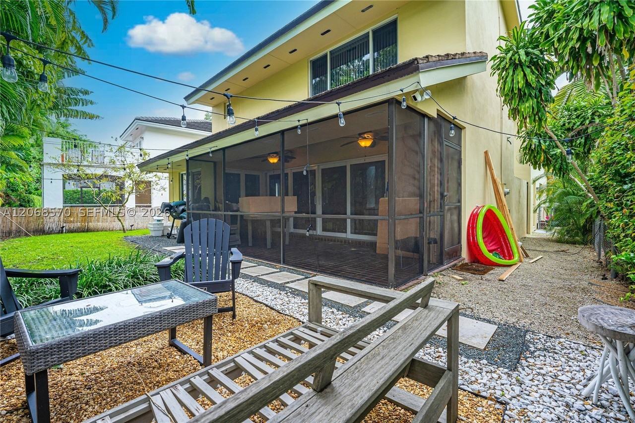 6865 Veronese St - Photo 4 of 17
