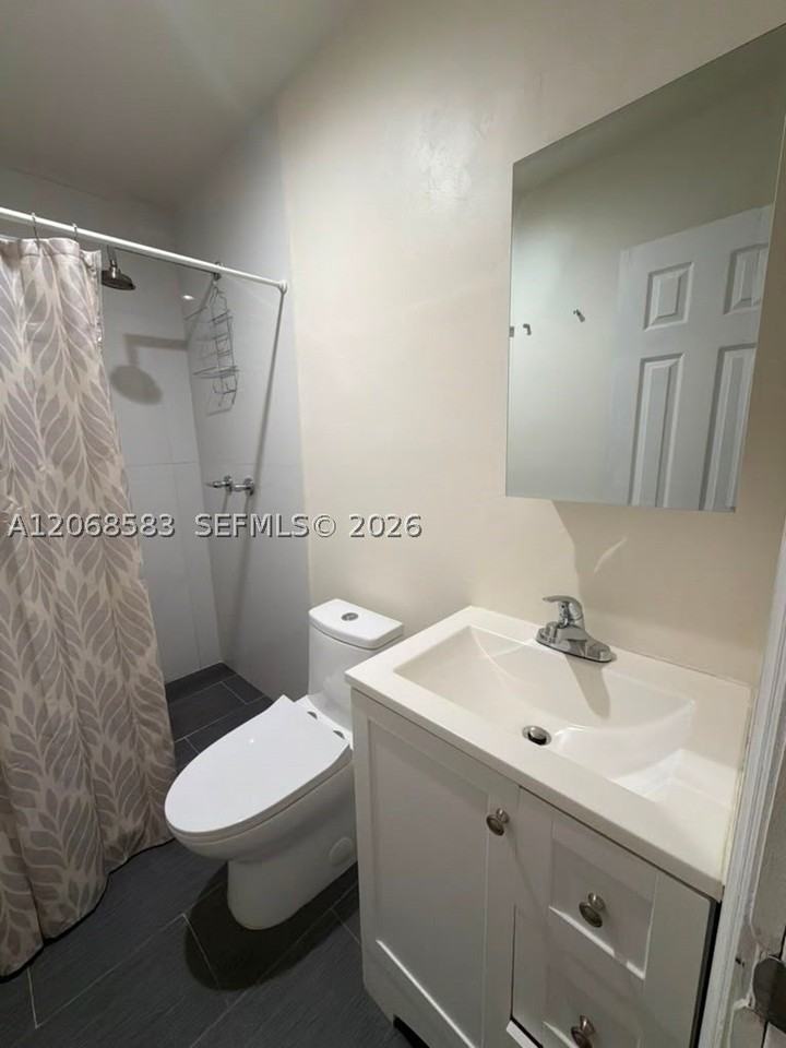 1725 Sw 32nd St #0 - Photo 3 of 13