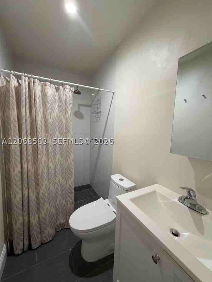 1725 Sw 32nd St #0 - Photo 4 of 13
