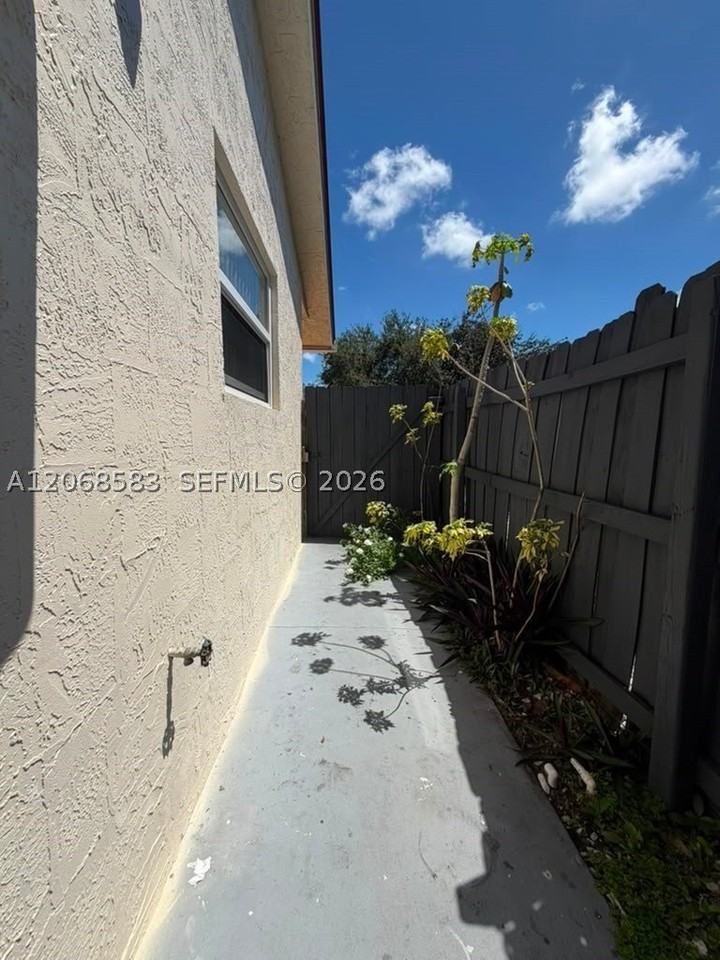 1725 Sw 32nd St #0 - Photo 7 of 13