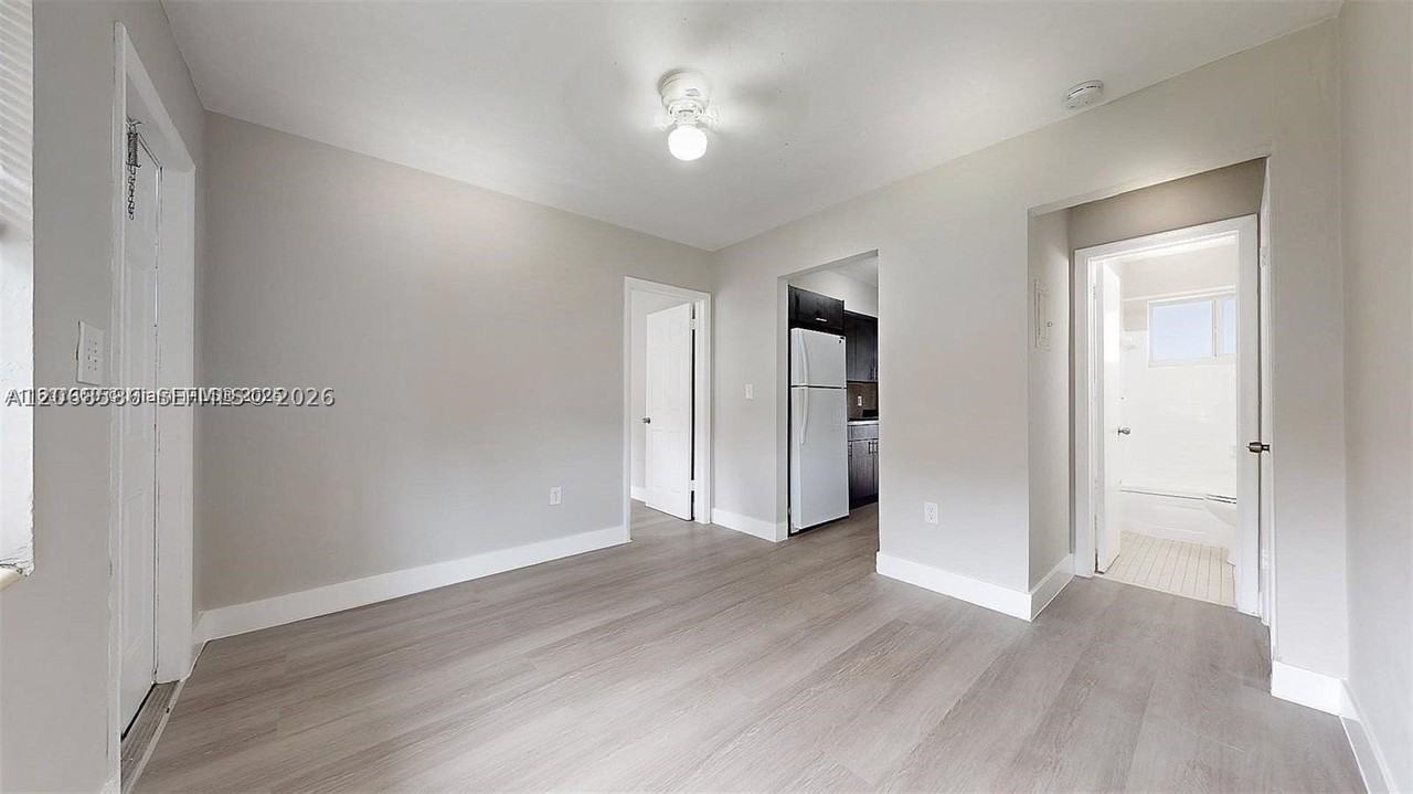 891 Sw 5th St #2 - Photo 4 of 21