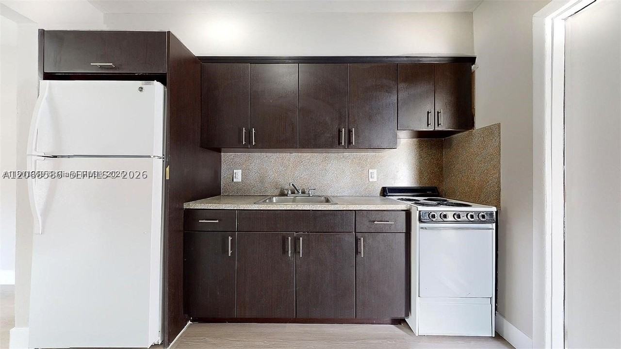 891 Sw 5th St #2 - Photo 7 of 21