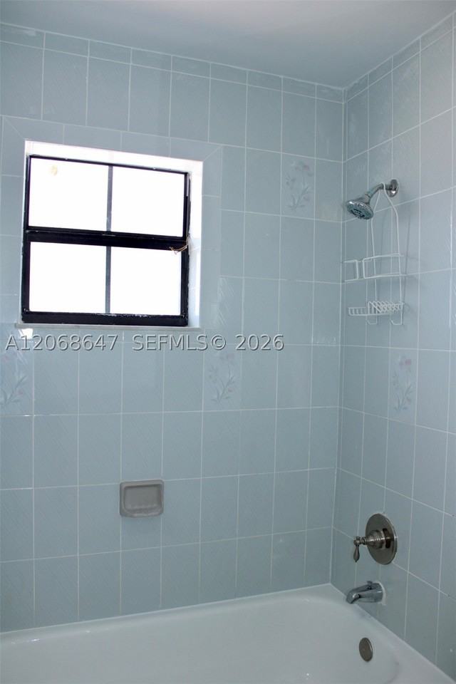 2728 W 74th St #2728 - Photo 7 of 14