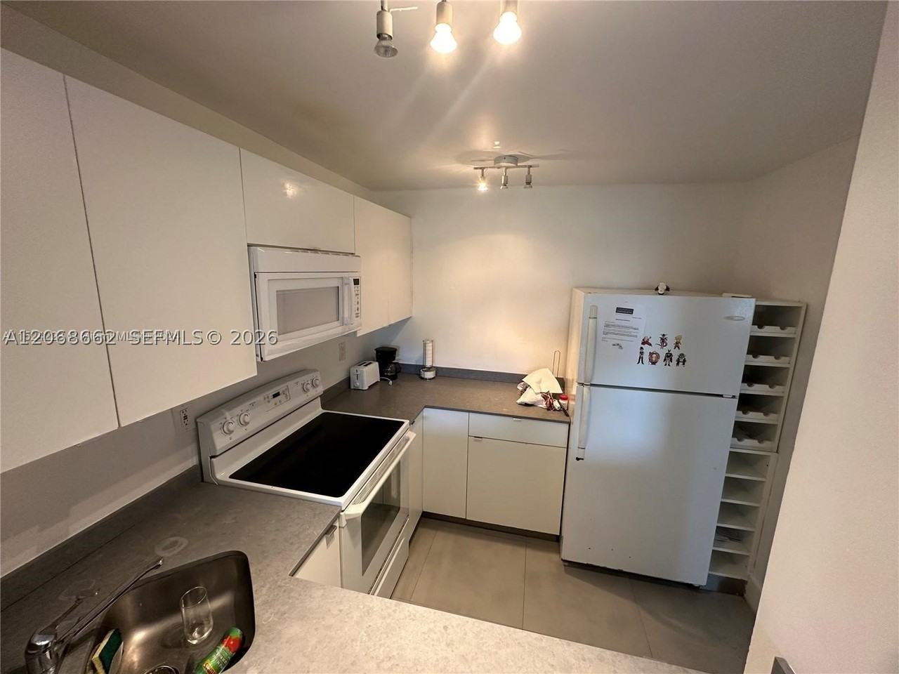 486 Nw 165th St #B303 - Photo 4 of 13