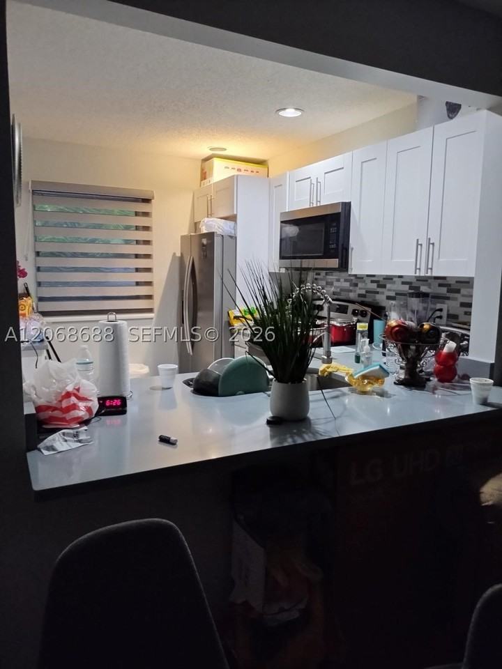 9218 Nw 1st St #202 - Photo 6 of 10