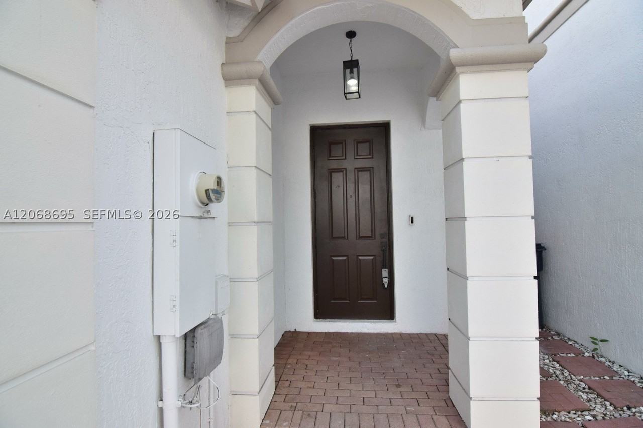 7855 Nw 110th Ave #7855 - Photo 4 of 33