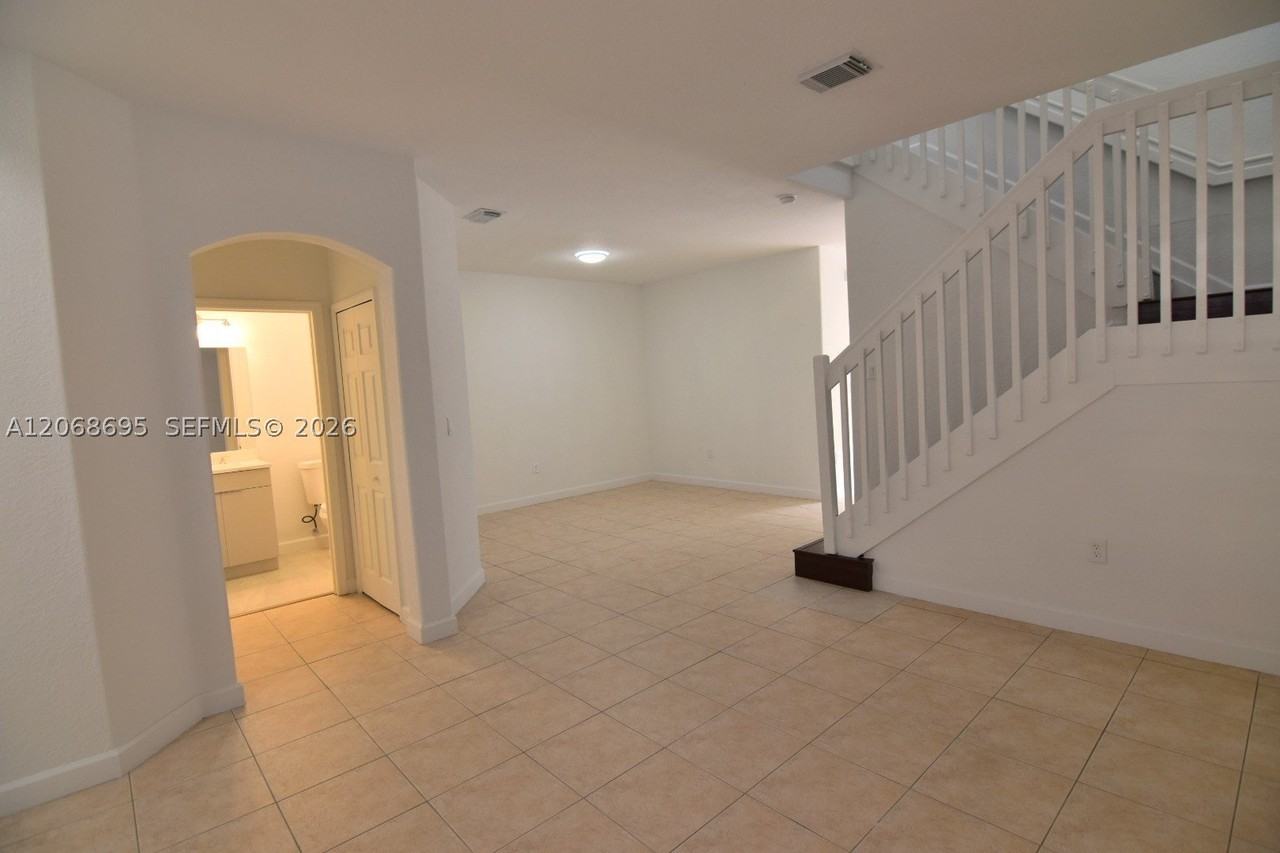7855 Nw 110th Ave #7855 - Photo 5 of 33