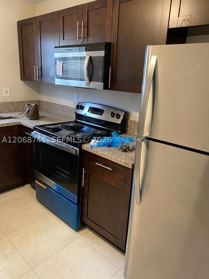 2416 Nw 79th Ter #2418 - Photo 5 of 14