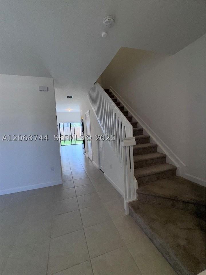23424 Sw 127th Pl - Photo 3 of 10