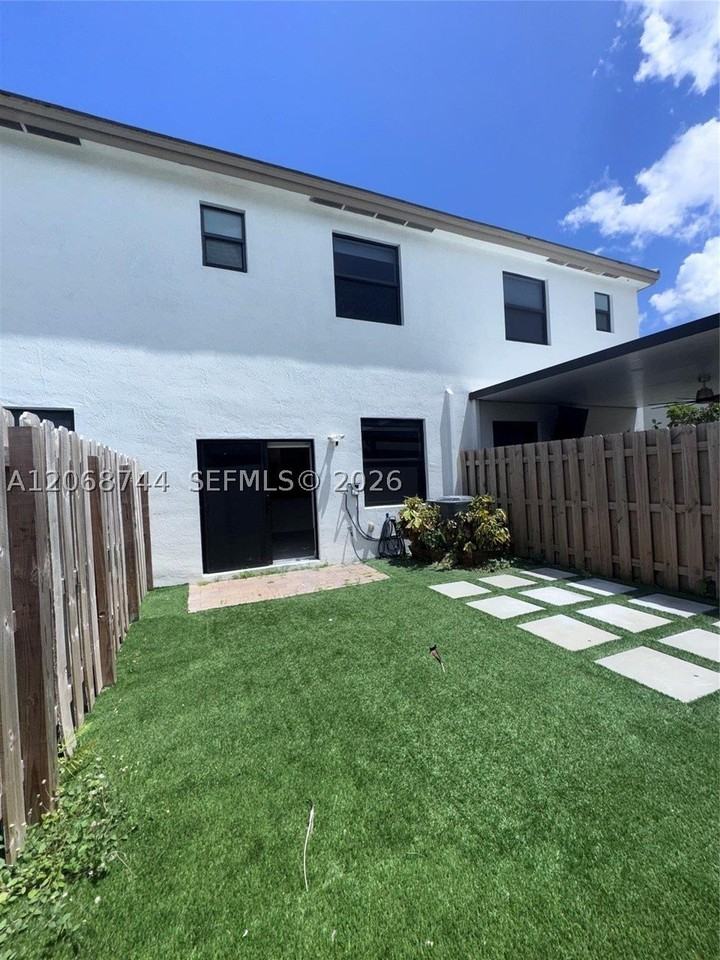 23424 Sw 127th Pl - Photo 7 of 10