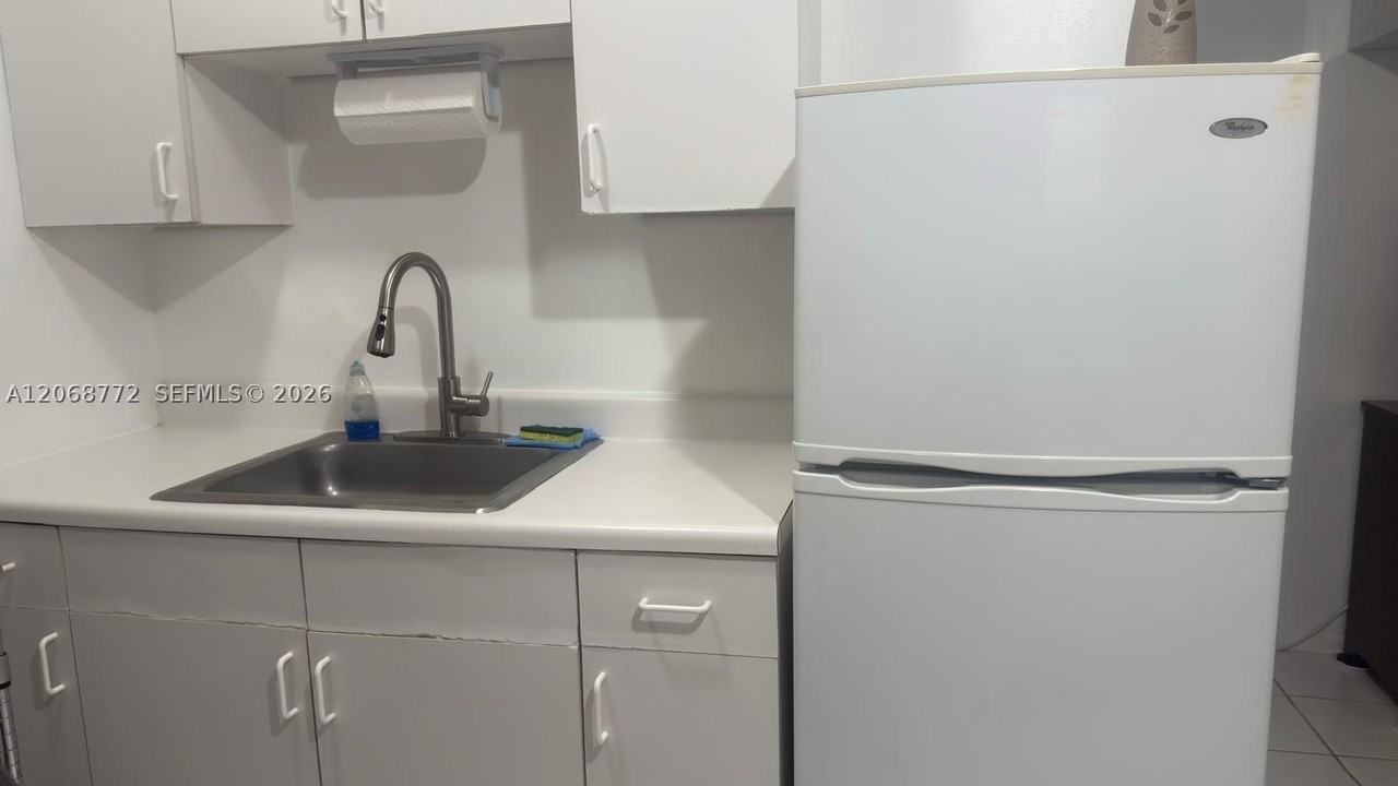 12945 Sw 116th St #12945 - Photo 5 of 17