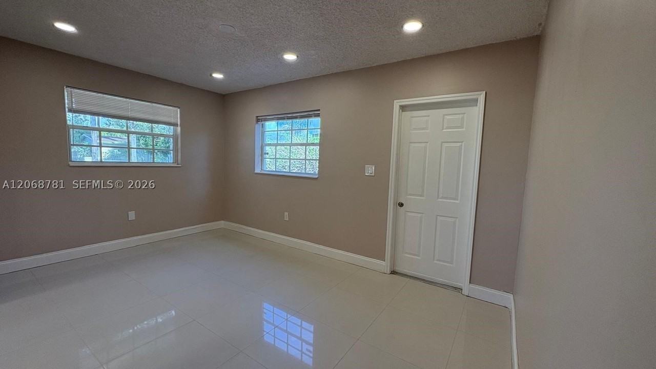 251 N 68th Ter #251 - Photo 4 of 24