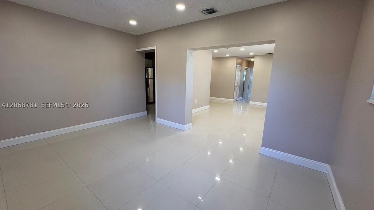 251 N 68th Ter #251 - Photo 5 of 24