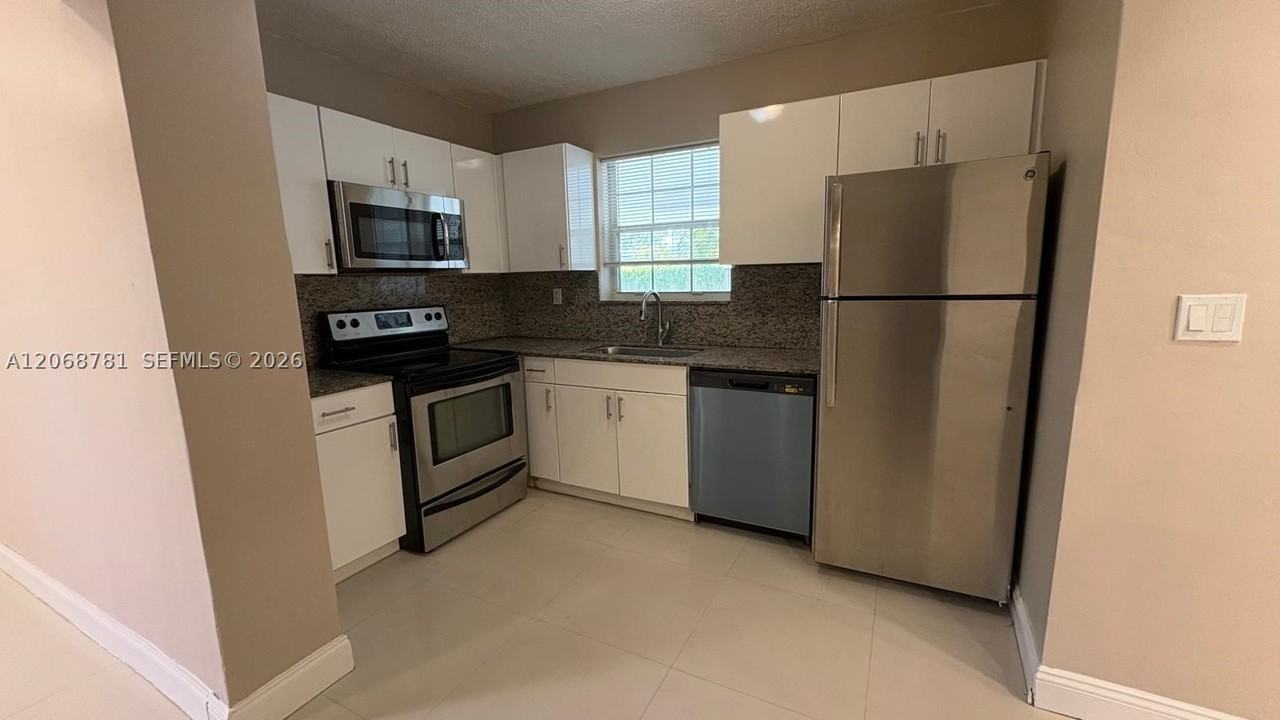251 N 68th Ter #251 - Photo 6 of 24