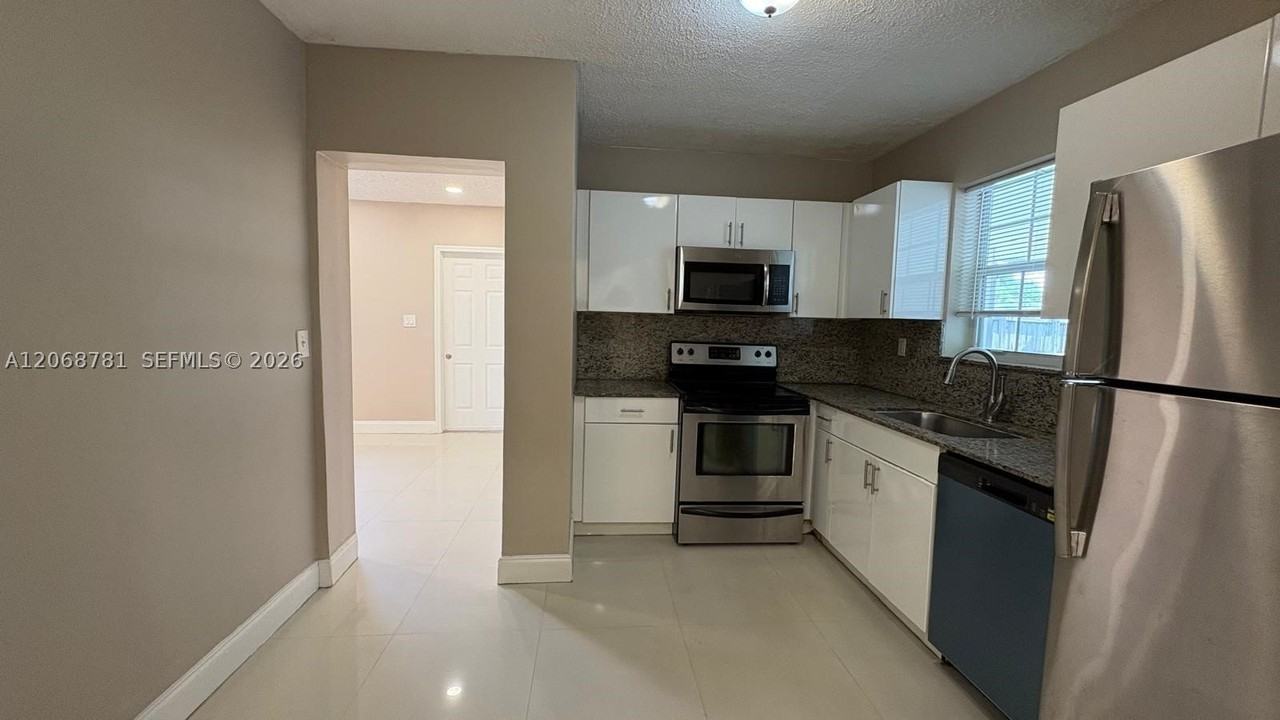 251 N 68th Ter #251 - Photo 7 of 24