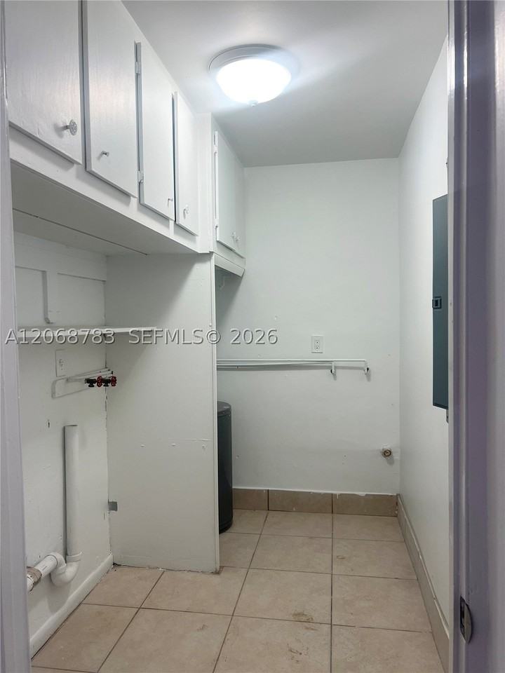 1244 Nw 32nd Pl #1244 - Photo 5 of 13