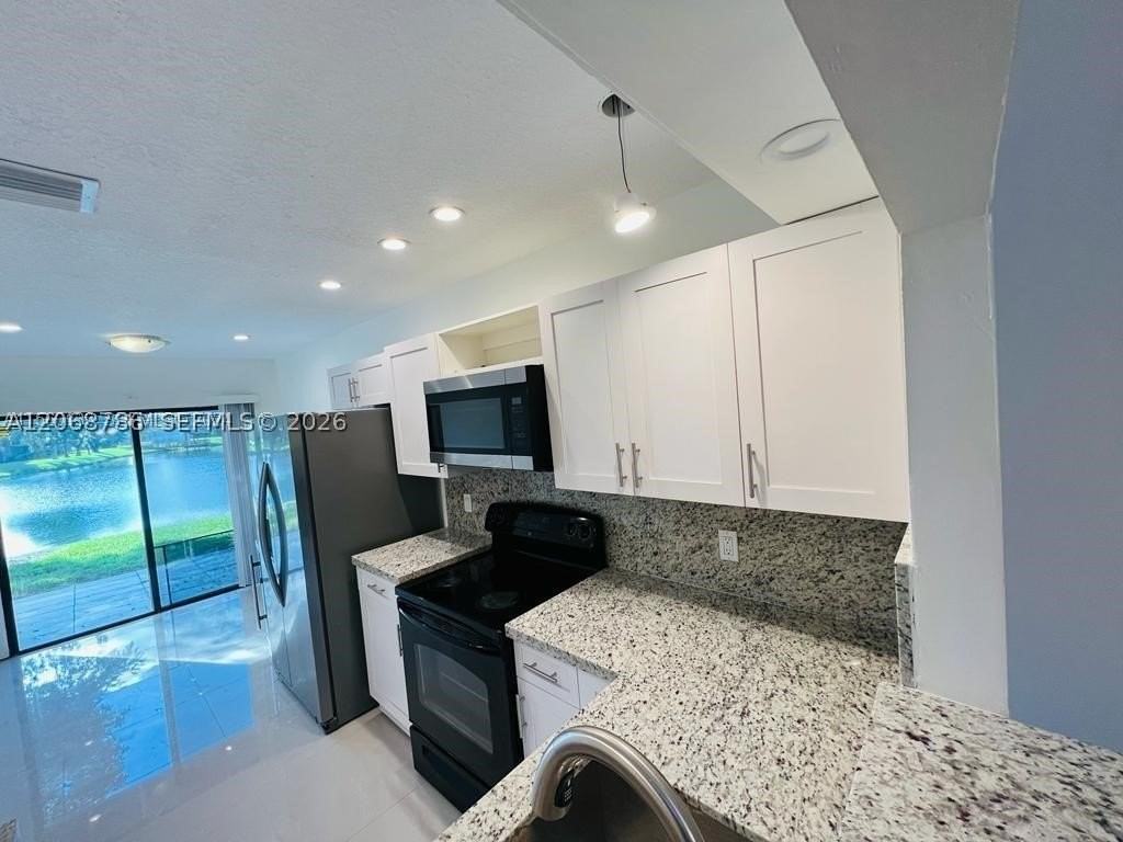 4157 Sw 85th Ave #3 - Photo 2 of 18