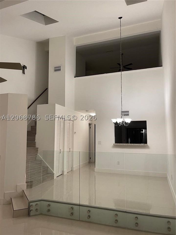 4157 Sw 85th Ave #3 - Photo 6 of 18