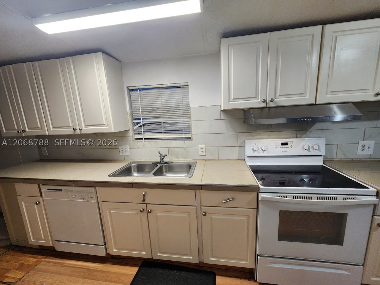 5864 Cartier Rd #H - Photo 2 of 28